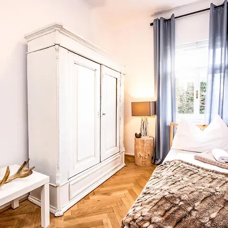 Family Wellhouse Garden Direct In Salzburg, Sunny Big Garden, Up To 16 Pax, Bikes For Free, Bbq, Sunbeds, Parking For Free, 15 Min Sound Of Music Villa