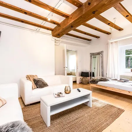 Family Wellhouse Garden Direct In Salzburg, Sunny Big Garden, Up To 16 Pax, Bikes For Free, Bbq, Sunbeds, Parking For Free, 15 Min Sound Of Music Villa