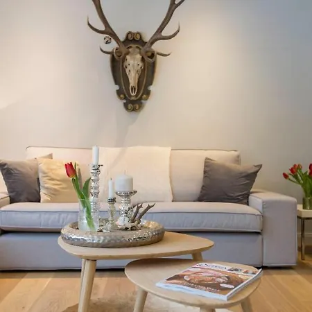 Family Wellhouse Garden Direct In Salzburg, Sunny Big Garden, Up To 16 Pax, Bikes For Free, Bbq, Sunbeds, Parking For Free, 15 Min Sound Of Music * Salzburg