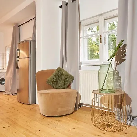 Family Wellhouse Garden Direct In Salzburg, Sunny Big Garden, Up To 16 Pax, Bikes For Free, Bbq, Sunbeds, Parking For Free, 15 Min Sound Of Music Villa Salzburg