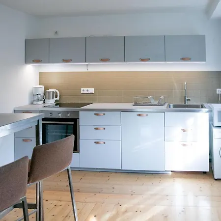 Family Wellhouse Garden Direct In Salzburg, Sunny Big Garden, Up To 16 Pax, Bikes For Free, Bbq, Sunbeds, Parking For Free, 15 Min Sound Of Music Вилла